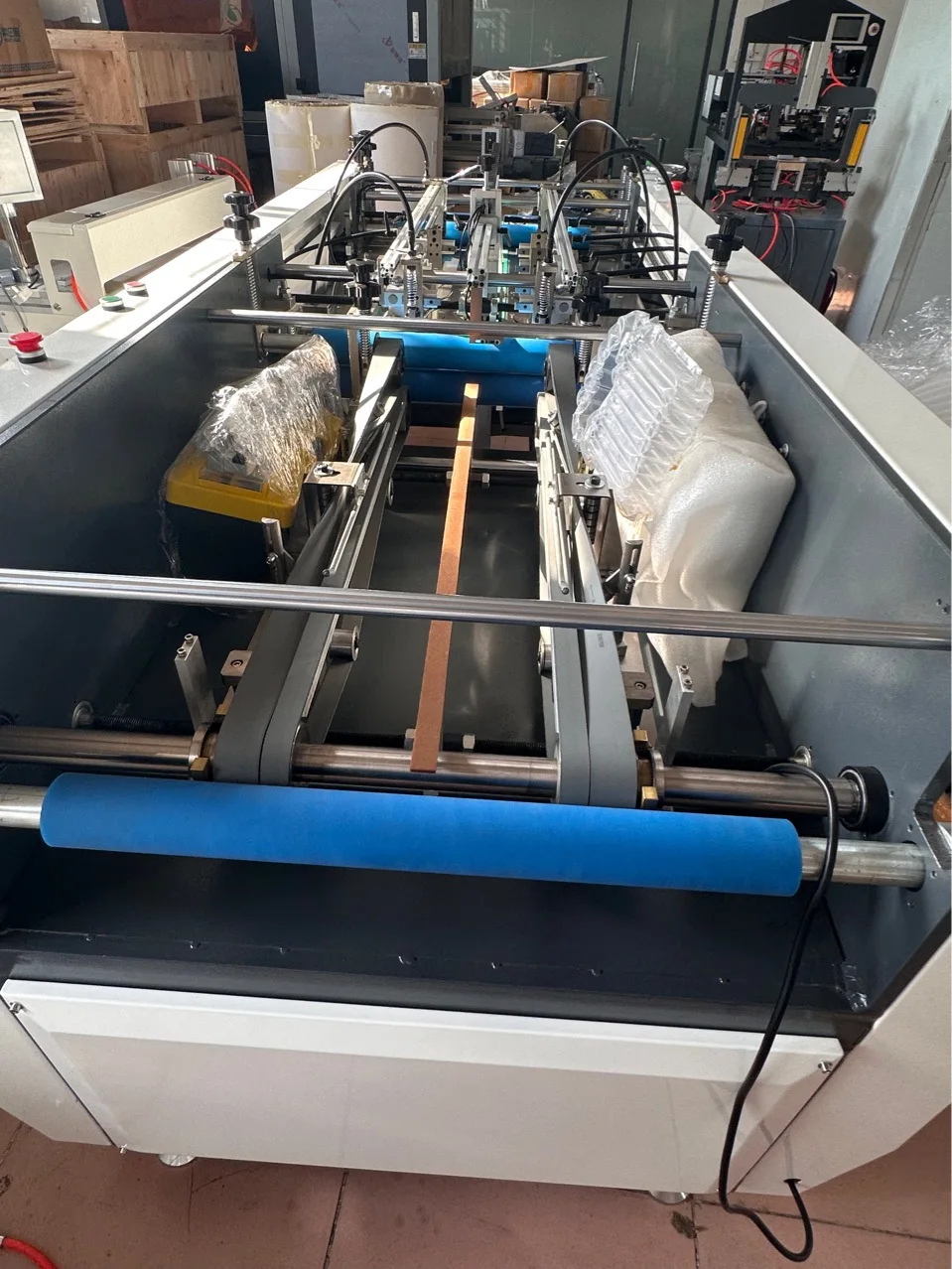 HE-900BF Paper Box Cover 4 Edge Wrapping Forming Machine Hard Book Case Edge Forming Machine Press Leather Case Making Machine