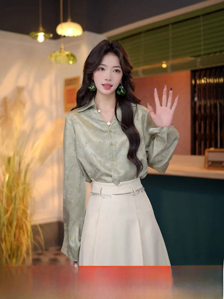 

Женская блузка Chen Jiajie с V-образным вырезом, дизайн «Ветер, Снег, Лес», весна-осень 2025, новая коллекция, высококачественная, элегантная, на пуговицах, с длинным рукавом