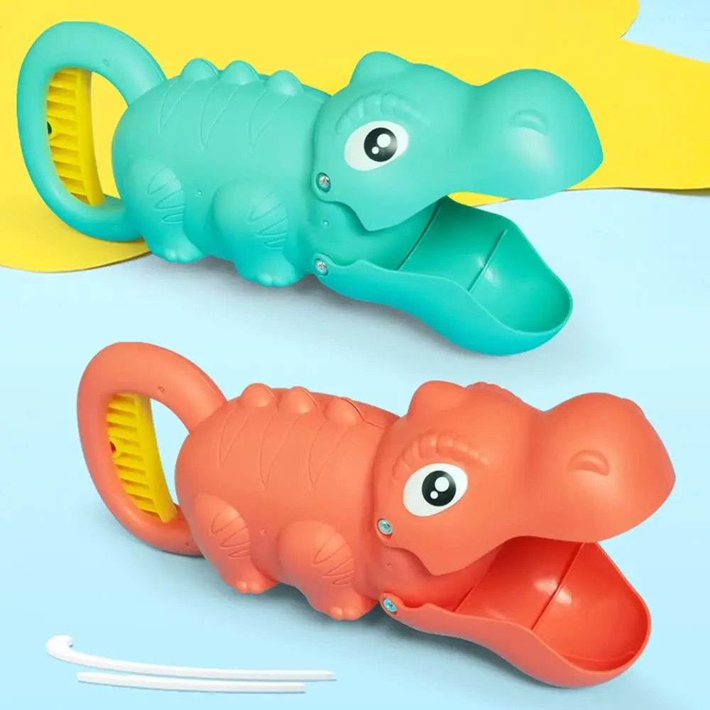 Giocattoli di sabbia da neve multicolori Modello di cartone animato Spiaggia di plastica Scavo Pala di sabbia Giocattolo per bambini Creatore di palle di neve Giocare gadget di sabbia