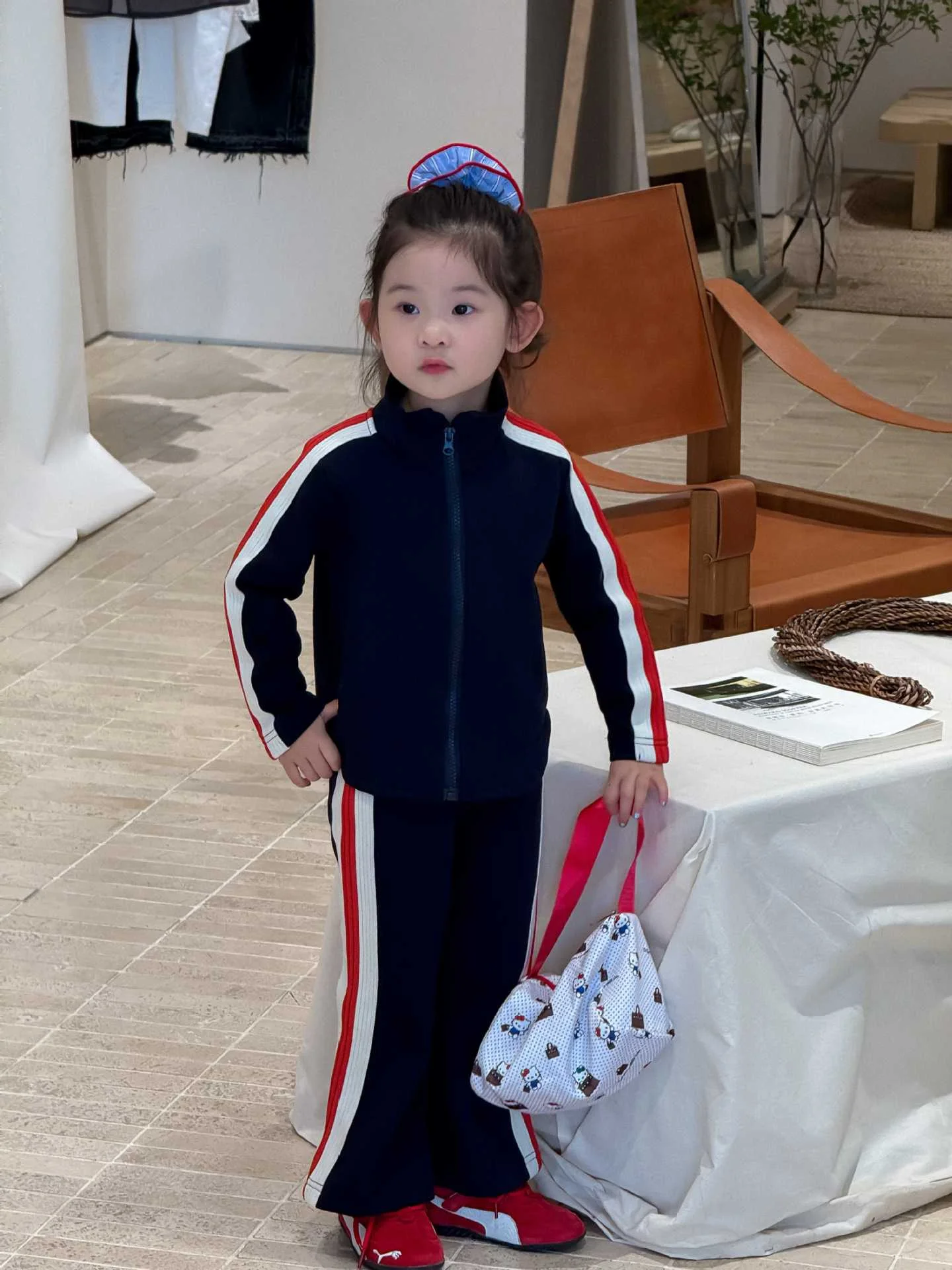 

Новые осенние модные повседневные комплекты для маленьких девочек, пальто + брюки для девочек-подростков, модный детский топ в полоску, куртка + брюки-клеш, брюки