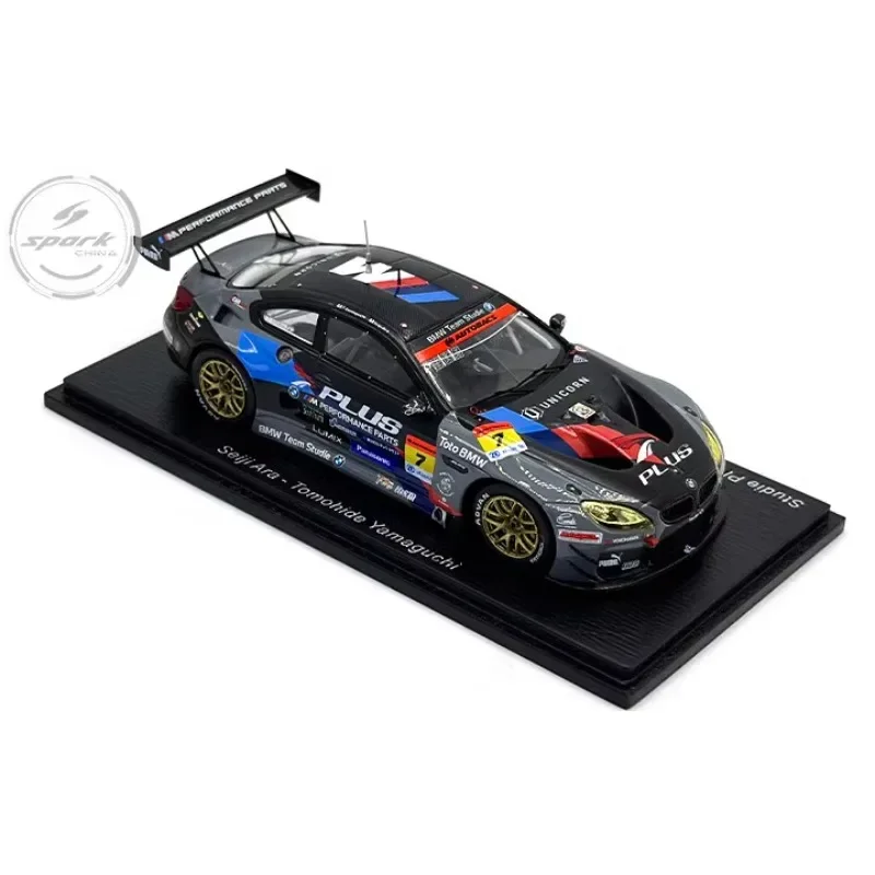 Spark-modelo de simulación de resina 1/43 BMW GT300 SUPER 2021, colección de juguetes decorativos para niños, regalos de vacaciones para niños