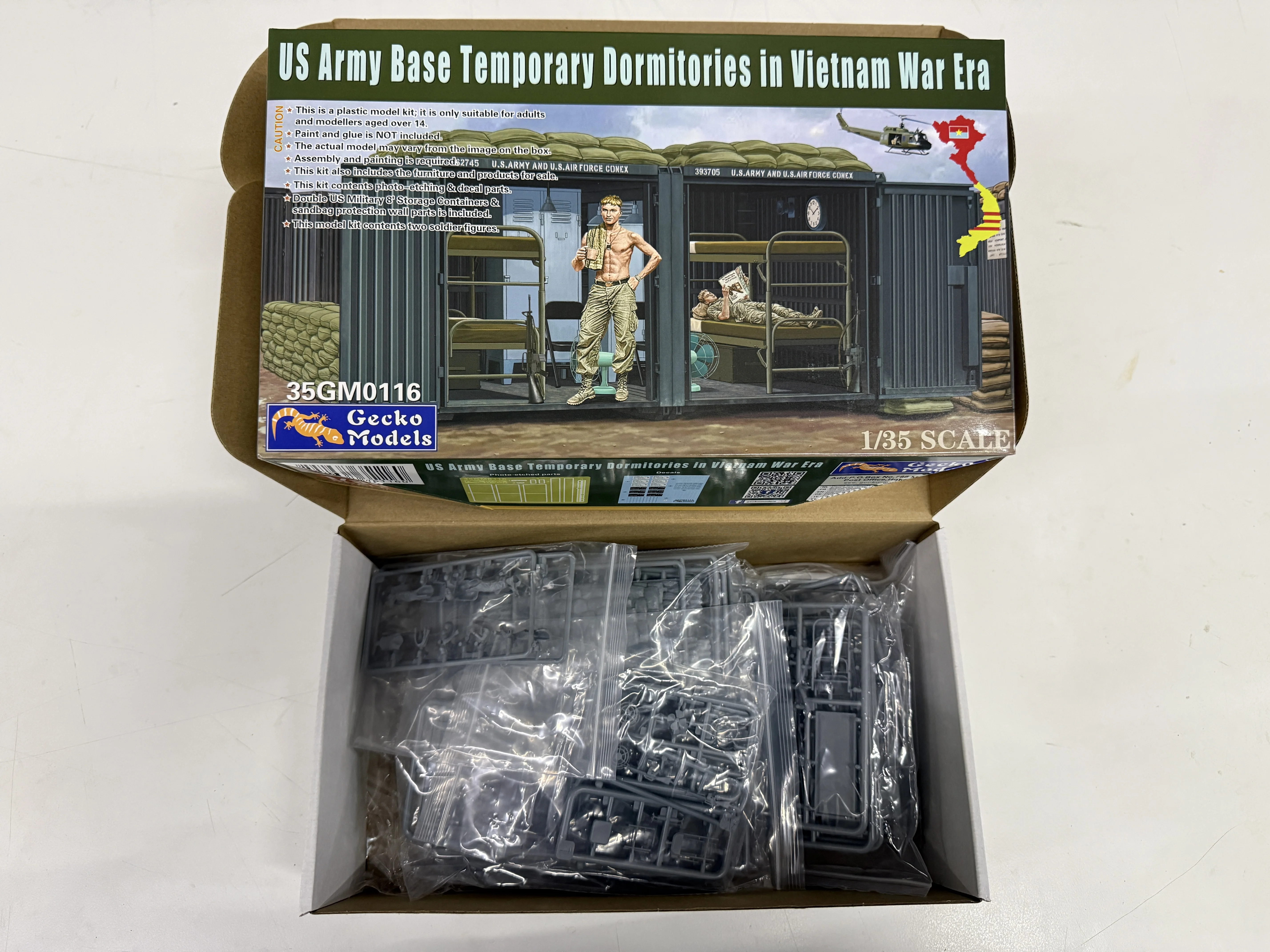 

Пластиковый набор для сборки модели Gecko 35GM0116 1/35, временное общежитие армии США времен Вьетнамской войны, для игрушек на день рождения, коллекционных подарков
