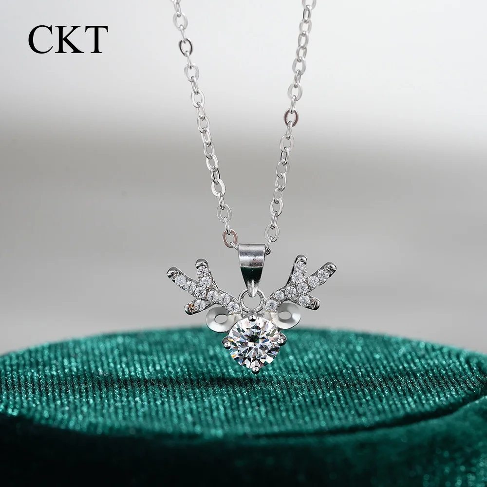 

CKT 18k White Gold 0.5ct Moissanite Diamond Necklace Pendant for Women with You Antler Elk Platinum Pt950 Pendant Fine Jewelry
