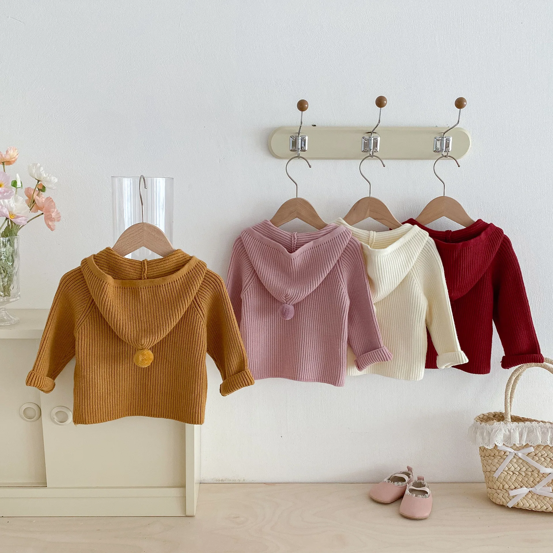 خريف/شتاء 2025 سترة بقلنسوة بلون سادة للفتيات سترة أجنبية لطيفة دافئة سترة فضفاضة من Ralan