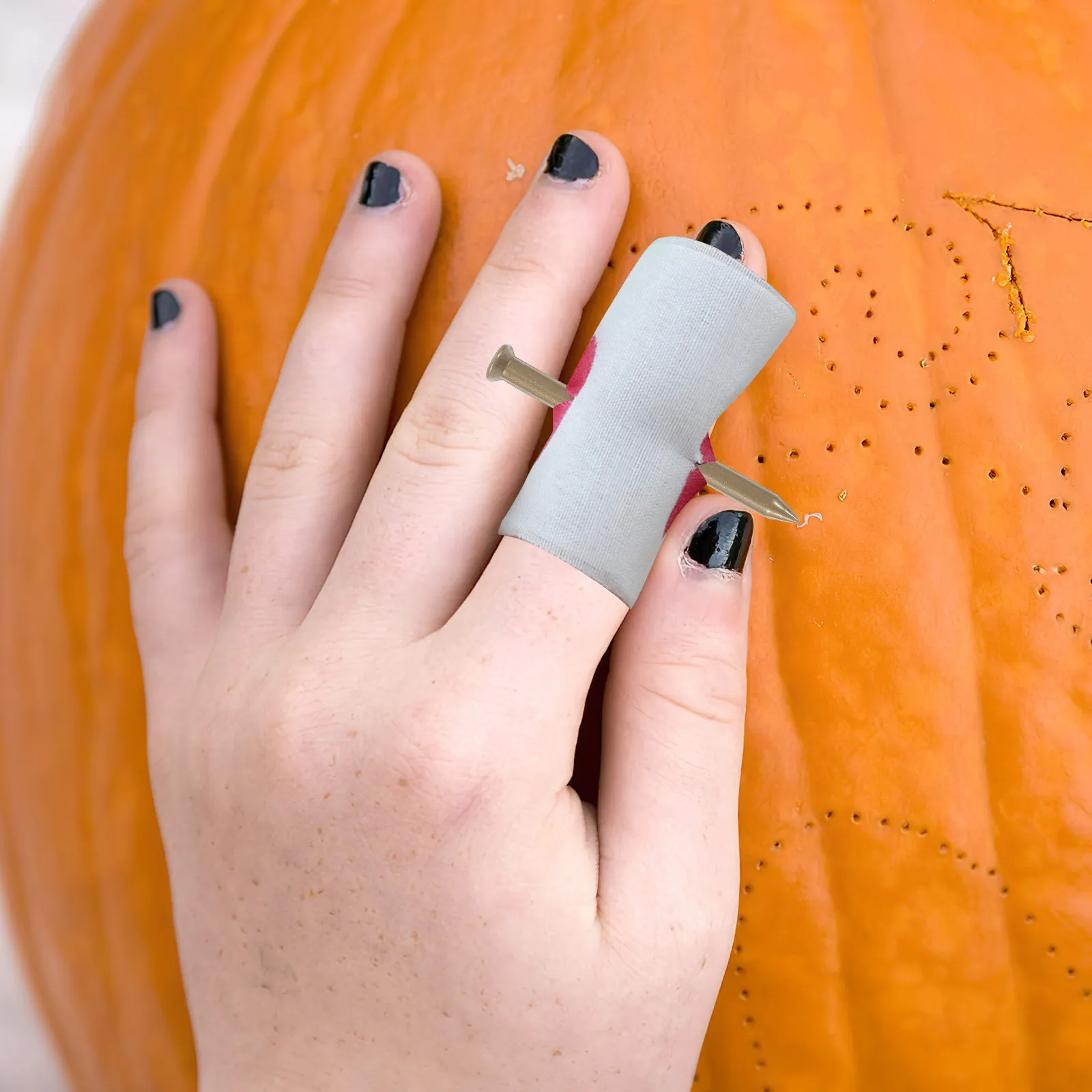 

10Pcs Nail Through Finger Joke Prop Lightweight Comfortable Plastic Appalling Design Fake Blood for Masquerade Halloween Fun