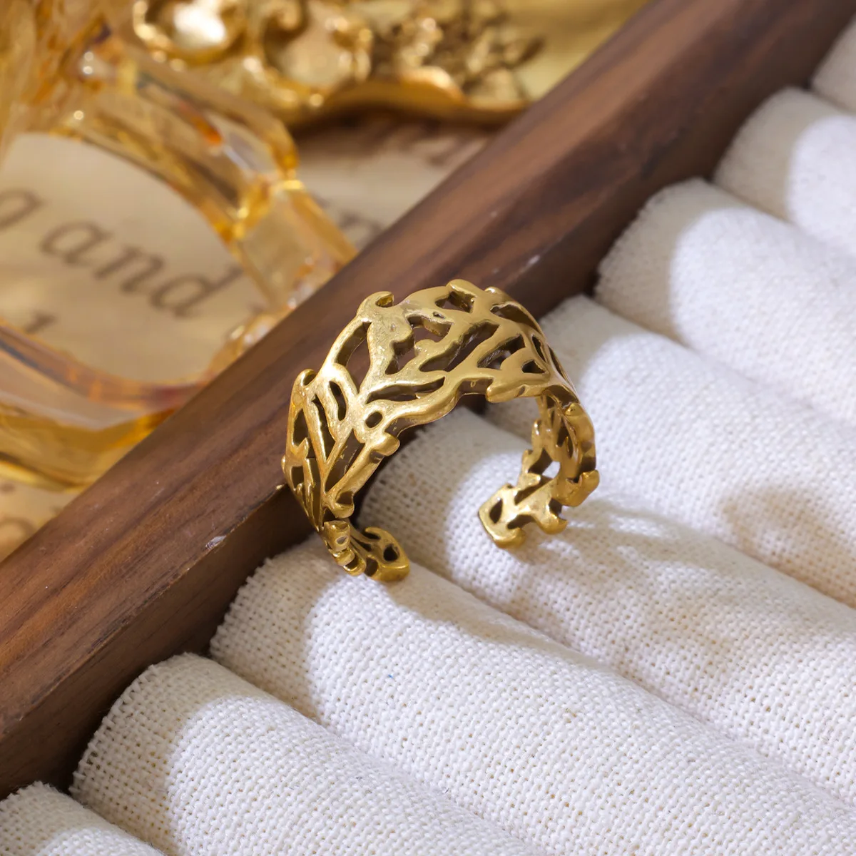 

Персонализированные креативные глянцевые полые аксессуары уникальной формы, ювелирное кольцо