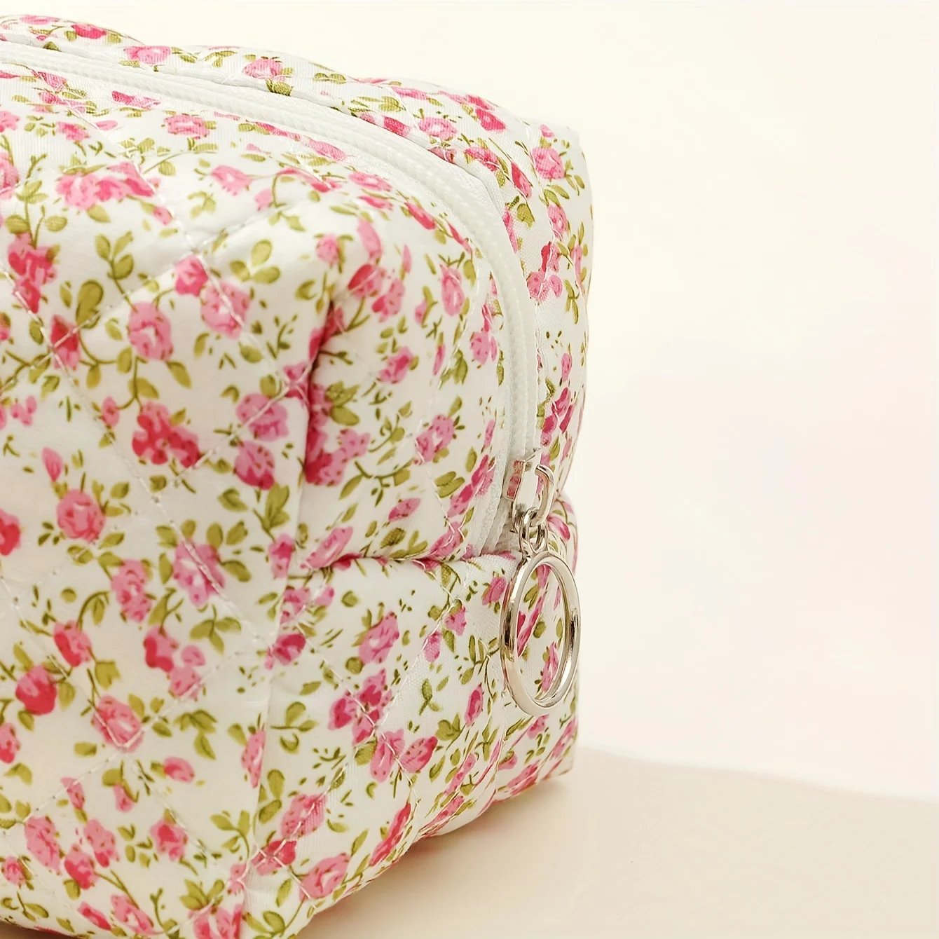 Quilted Makeup Bag Floral Cosmetic Bag Aesthetic Cute Travel Toiletry Bag Organizer cotton Makeup Brushes Storage Bag