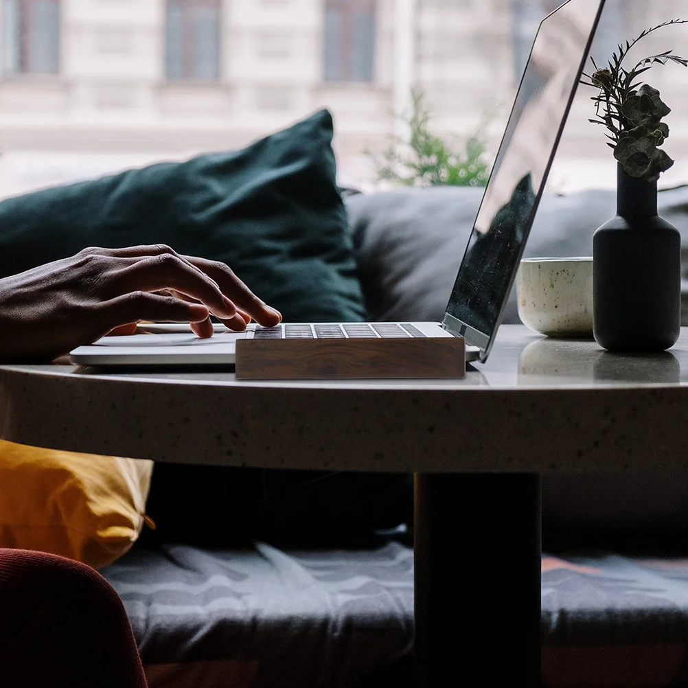 

4Pcs Chinese Calligraphy Wooden Paperweight Rectangular Fine Workmanship Safe Touch Desktop Ornament Wooden Paperweight