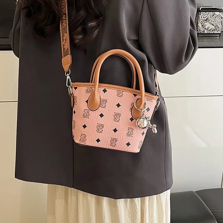 

New in 2025 Korean Style, Bear Print Basket Bag, with Topstitch Design, Fashion for Women