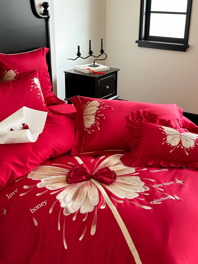 

Romantic Wedding Red Cotton Bedding Set Double Long Velvet Cotton Four-Piece Suite Chinese Style Embroidery Quilt C...