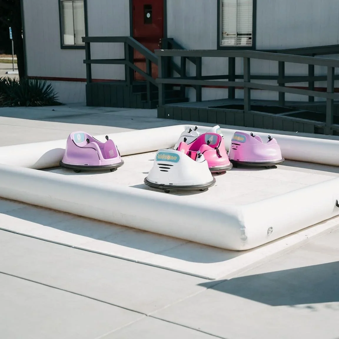 

Hot Sale Bumper Cars and Use A Inflatable Perimeter Inflatable Bumper Car Venue Inflatable Race Track for Bumper Cars