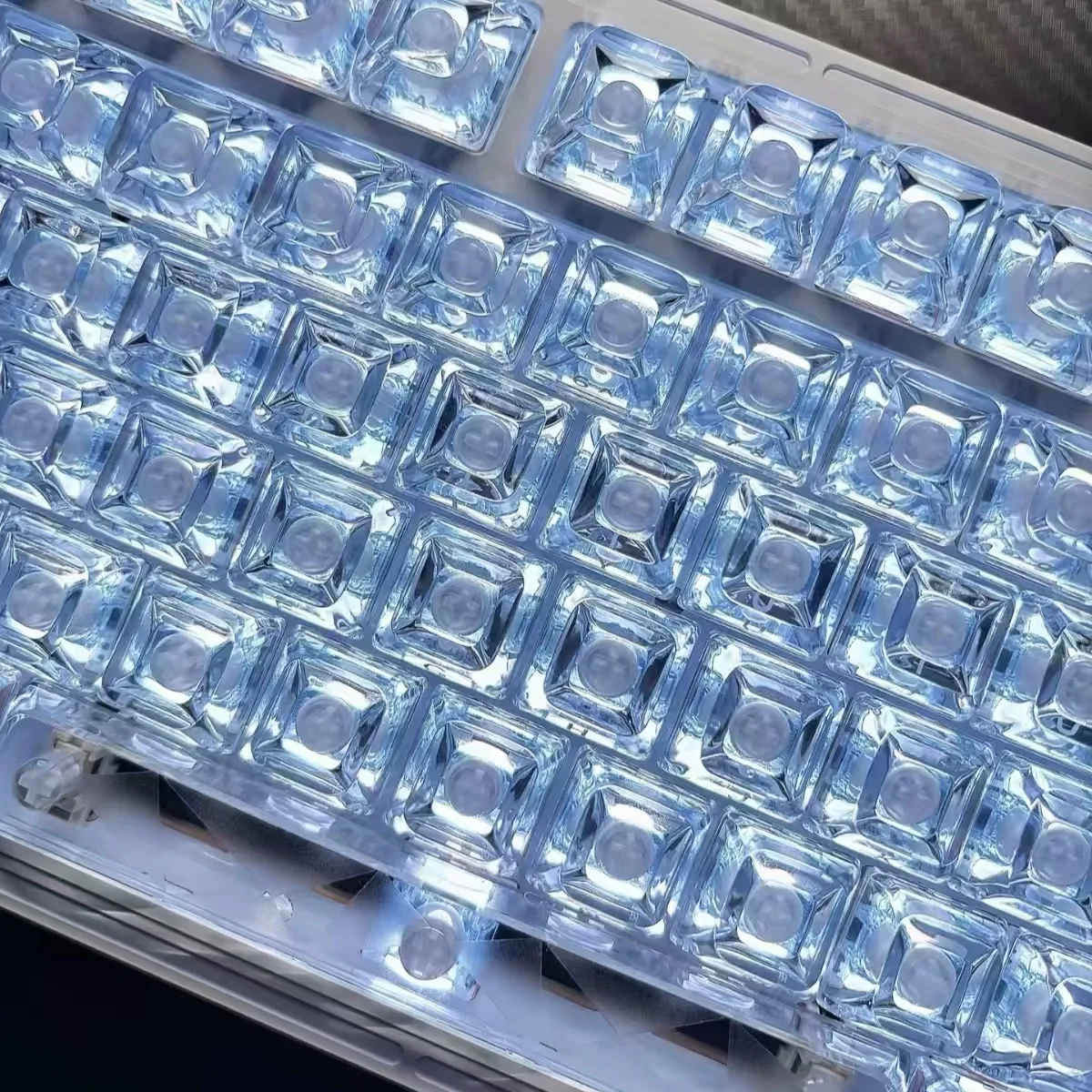 Star-shaped keycaps, high-transparency material, 126 keys