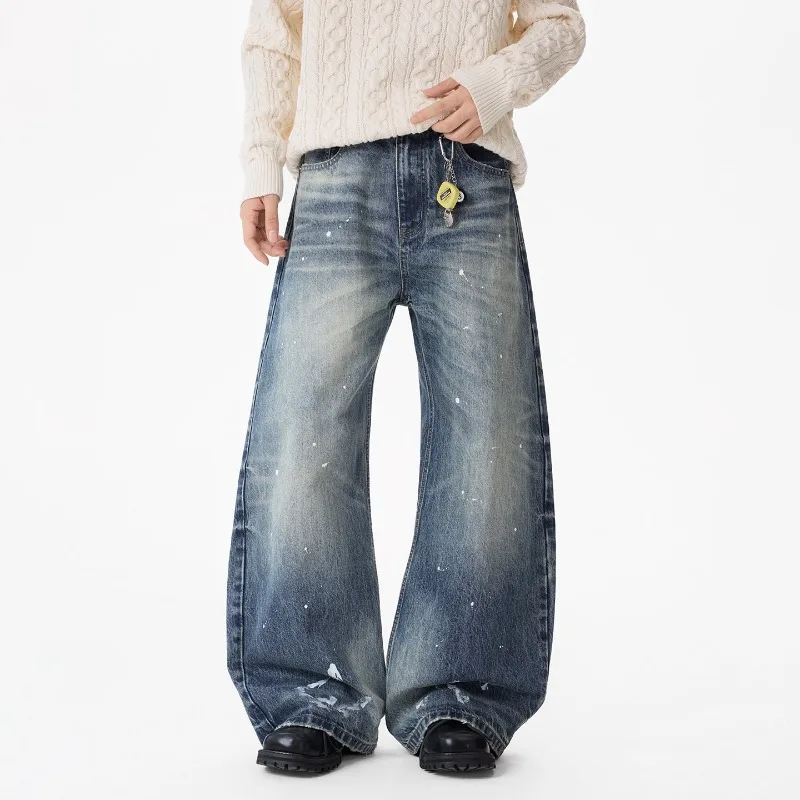 

Новые осенние мужские джинсы с изогнутыми штанинами, эффектом потертости и контрастной расцветкой в корейском стиле, широкие повседневные мужские джинсовые брюки