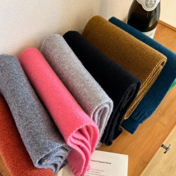 وشاح صغير من الصوف الخالص 100% للنساء في شتاء 2025 وشاح نسائي جديد محبوك متعدد الاستخدامات النسخة الكورية وشاح صوفي