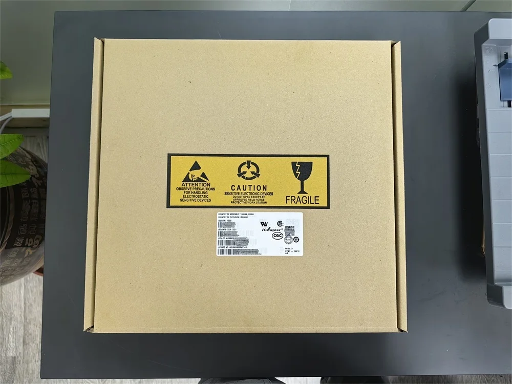 ADUM4160BRWZ-RL متوفر 100% أصلي جديد