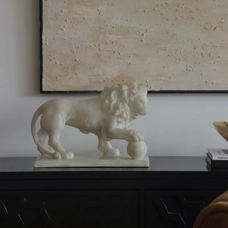 European lion ornament leisurely lion imitation jade art lion foot hydrangea sculpture housewarming French decoration