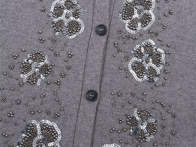 เสื้อแจ็คเก็ตผู้หญิง 2025 ฤดูใบไม้ร่วง สไตล์ใหม่ สีเทา แขนยาว คาร์ดิแกนถักประดับลูกปัด แฟชั่นลำลอง อเนกประสงค์