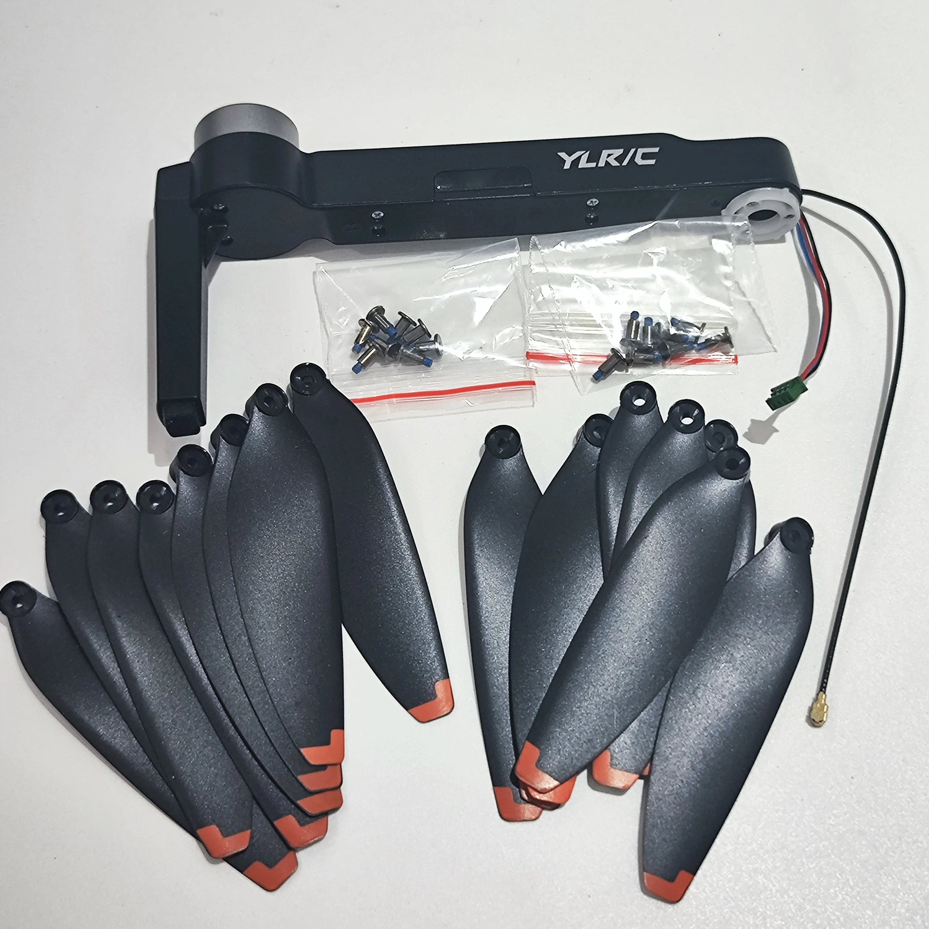 

LYR/C S135 PRO MAX Бесщеточный складной радиоуправляемый дрон Оригинальный передний рычаг B + лопастной пропеллер 2 комплекта 16 шт. Детали вентилятора с крыльями кленового листа
