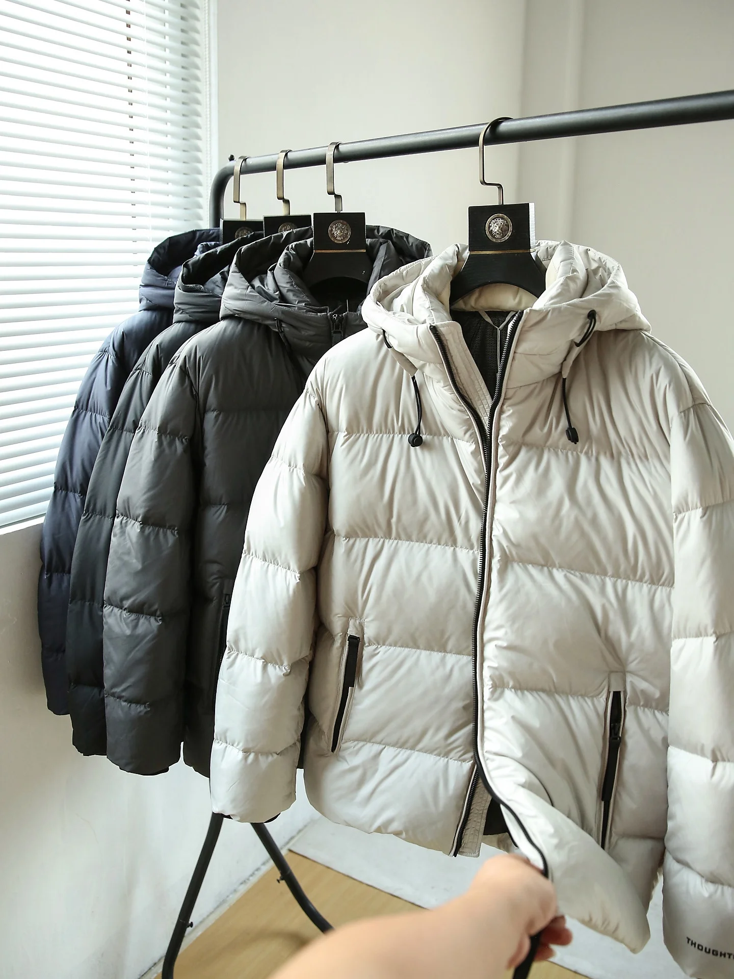 

Мужская зимняя куртка-пуховик с капюшоном, 85% гусиный пух, теплая, однотонная, повседневная, универсальная, средней длины, на молнии