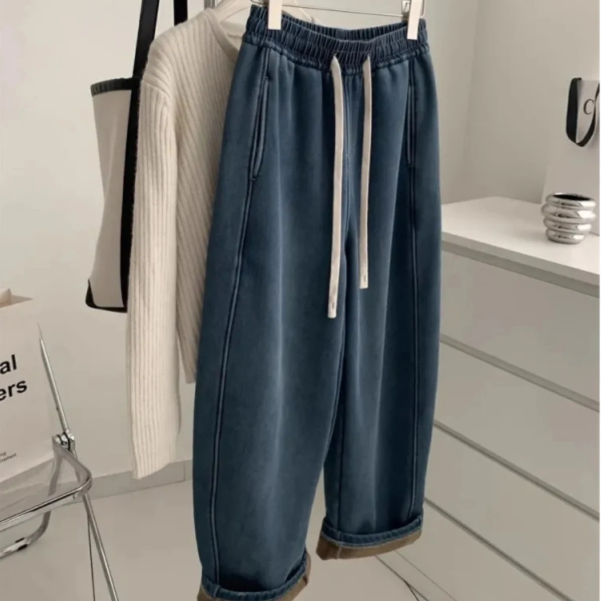 Women's Straight Leg Fleece Lined Jeans Simple Retro Patchwork Winter Warm Scythe Pants Casual Comfortable Denim Trousers