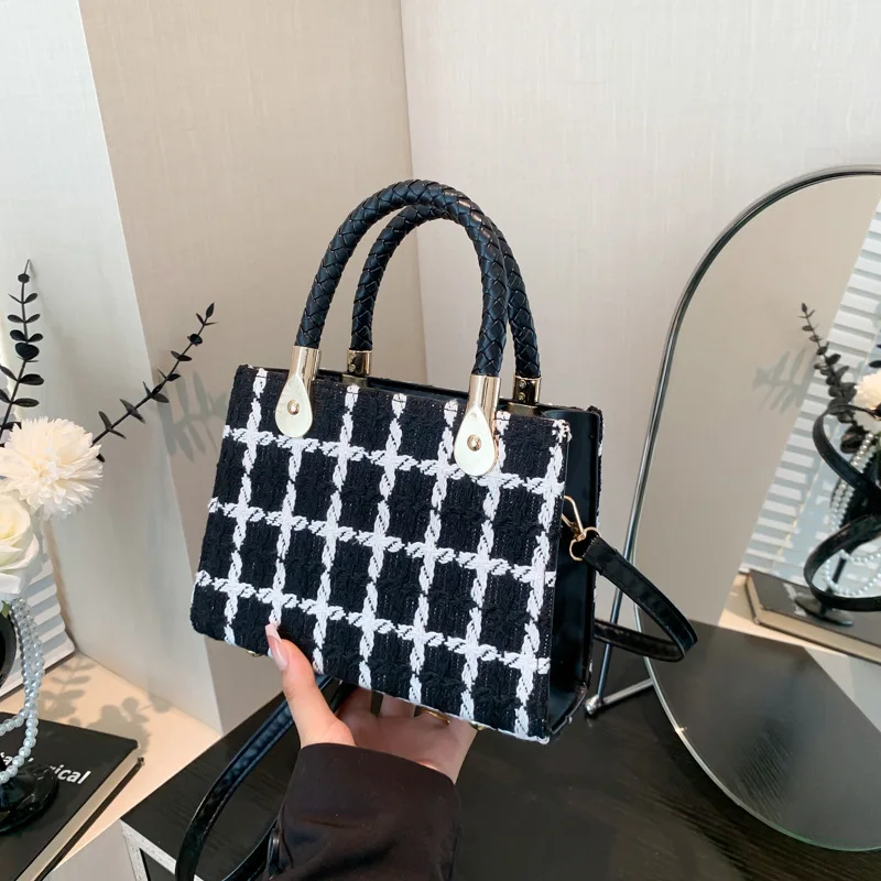 

2024 Popular Bags Women Bags New Trendy Casual Crossbody Ins Fashion Grid Hand-Held Small Square Bags Niche