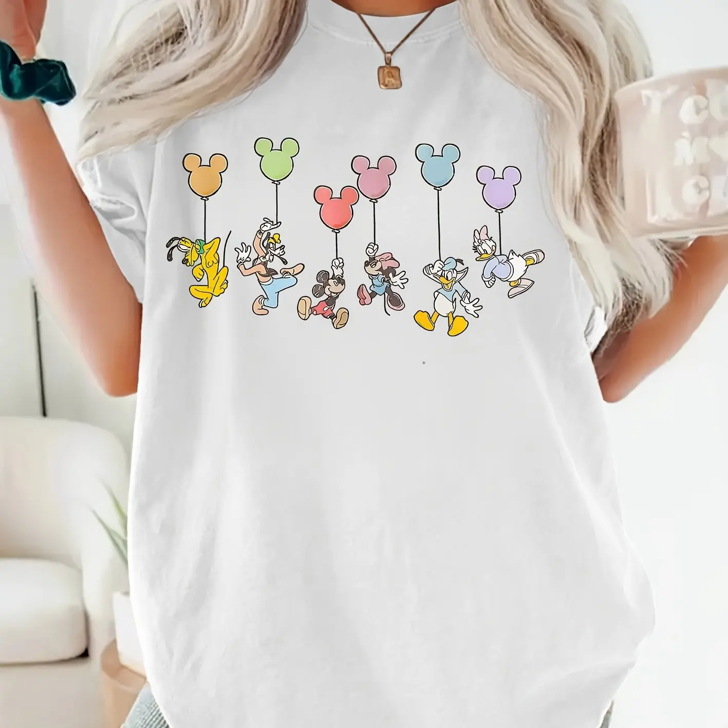 

Disney Elegant Short Sleeved Mickey Minnie, Donald Duck Daisy, and Goofy Pluto Are Printed in The Mickey Head Balloon Series