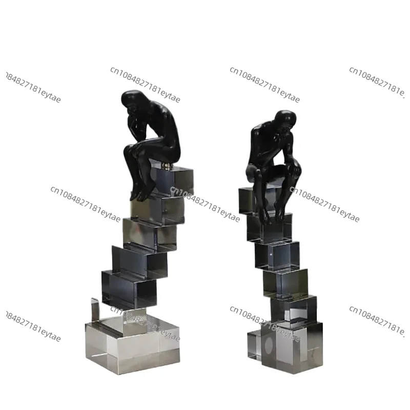 

Статуэтка мыслителя на прозрачной лестнице, прозрачная скульптура персонажа, эстетический декор для стола и комнаты