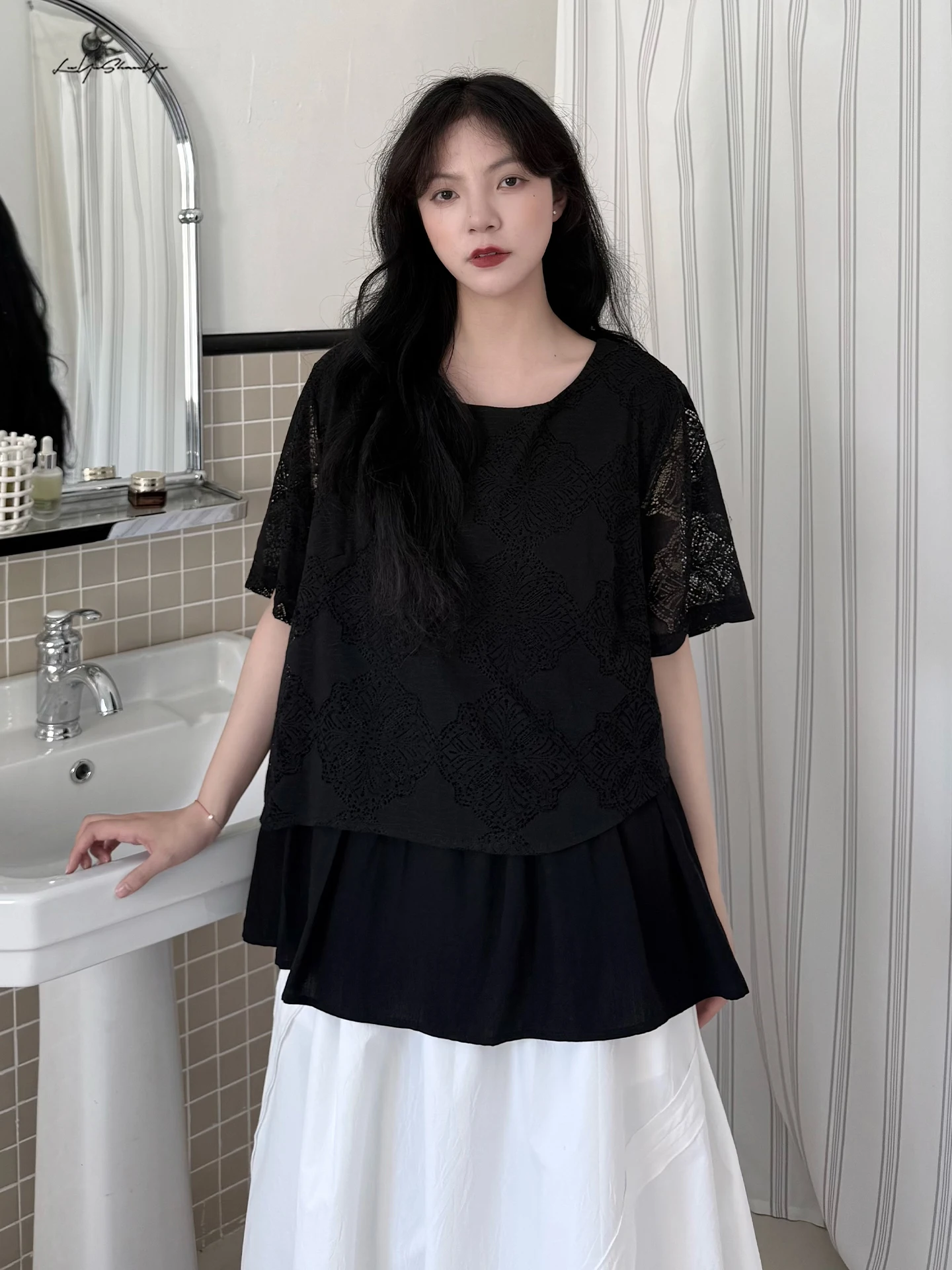 

Lush Mountain Island ['Mufeng'] Beautiful Early Summer White Loose T-Shirt Mesh Splicing Design Casual Style Cotton Nylon Fabric