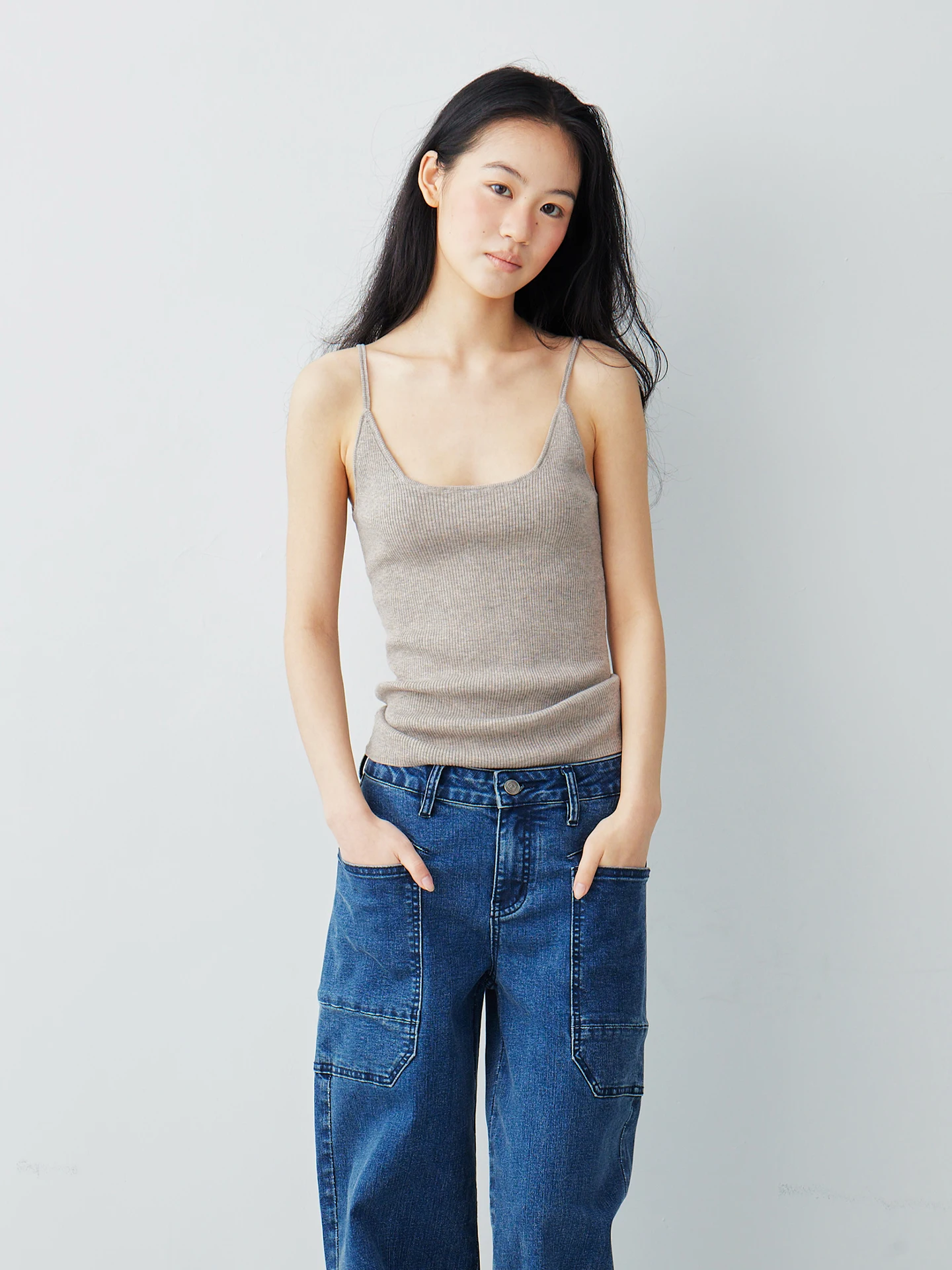 

Женский комплект: вязаный жилет и кардиган из шерсти цвета чая, приталенный, удобный, на бретельках, с открытым передом, мягкий трикотаж, весенне-летний стиль, повседневная одежда