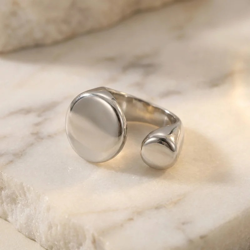 CarlidanaEuropean and American style minimalist double circle ring Smooth, niche abstract design open ring