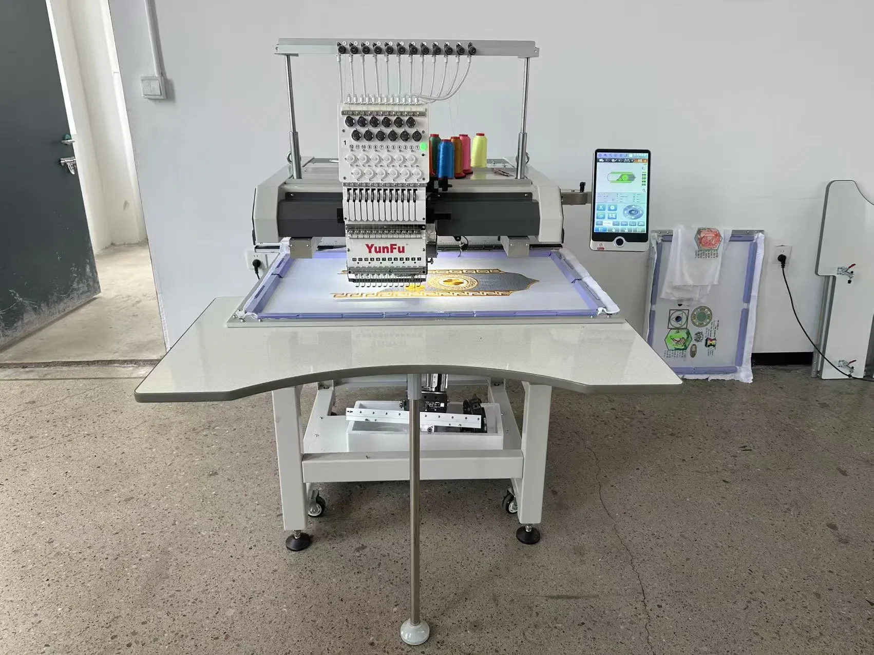Single Head 15 Needle Embroidery Machine with Large Working Area, Economical Model