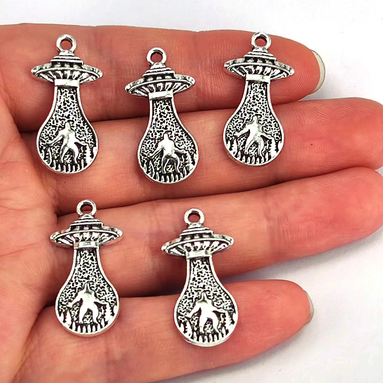 50pcs DIY UFO alien Sasquatch Bigfoot pendant charm for women man Accessories