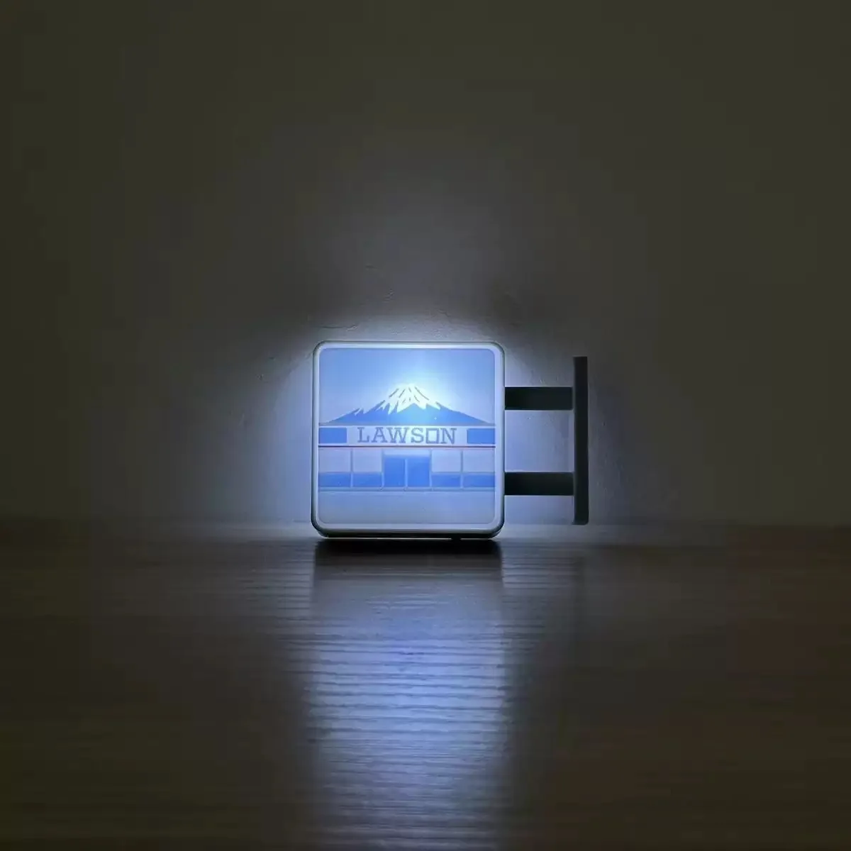 Kühlschrankmagnet: Miniatur-Modell eines Convenience Stores mit Magnetischer Anziehungskraft, Dekorative Nachtbeleuchtung, Atmosphärisches Licht, Leuchtende Beschilderung