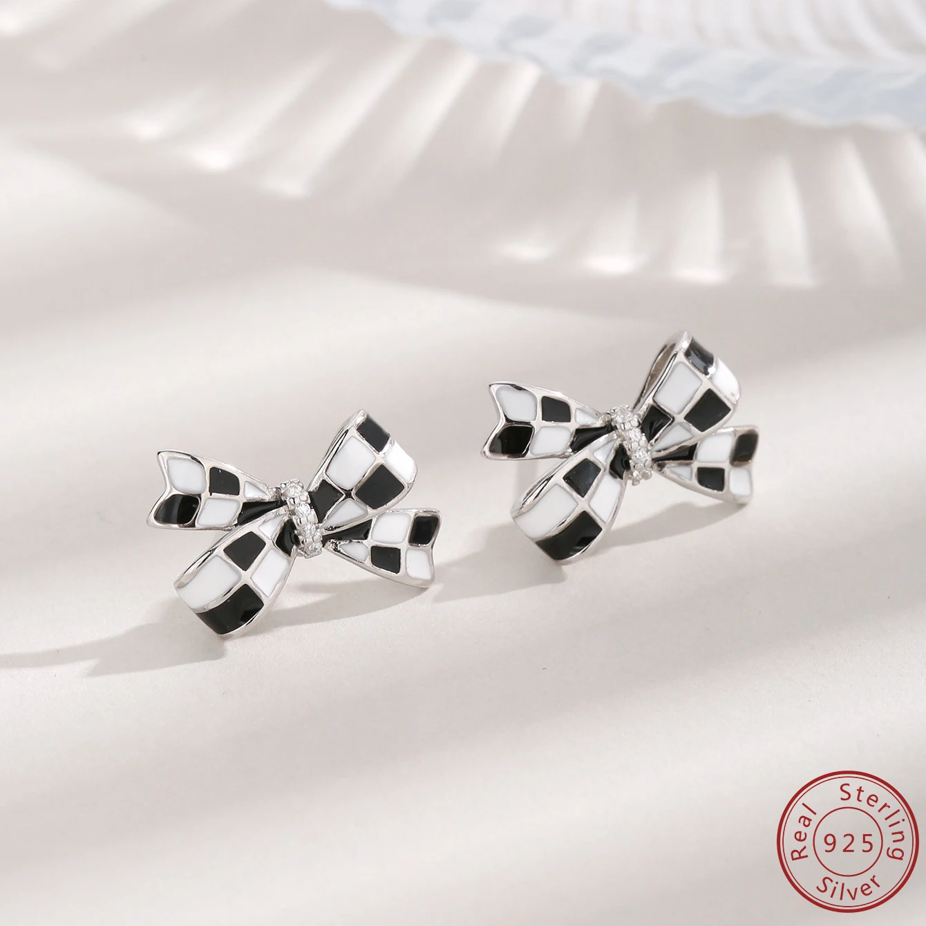 Black and white Bow Earrings Consist of 100% 925 Sterling Silver and Zircon Simple Lovely Style for Party or Dating Wearing