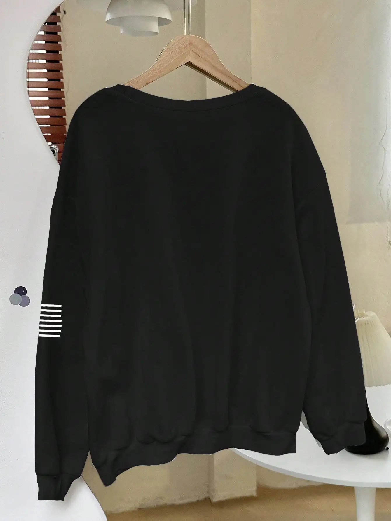 เสื้อสเวตเชิ้ตลายพิมพ์อิสระทรงหลวมสำหรับผู้หญิง แขนลายธงชาติอเมริกัน เสื้อสวมหัวลำลองแบบไหล่ตก