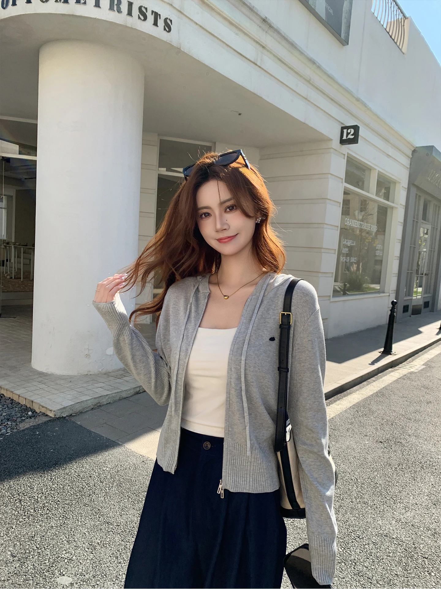 

Женский вязаный кардиган Lacele Grey с капюшоном, тонкий, приталенный, для ранней весны, с длинным рукавом, мягкий, в корейском стиле, для повседневной носки