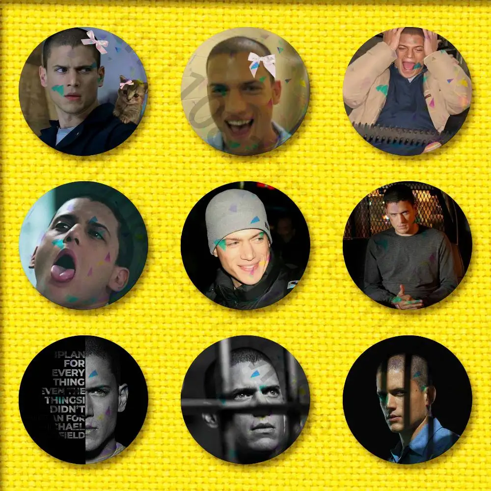 

American actor W-Wentworth Miller Badge For 58mm 32mm 44mm 25mm 75mm Round Pin Brooch Insignia Cover Cosplay