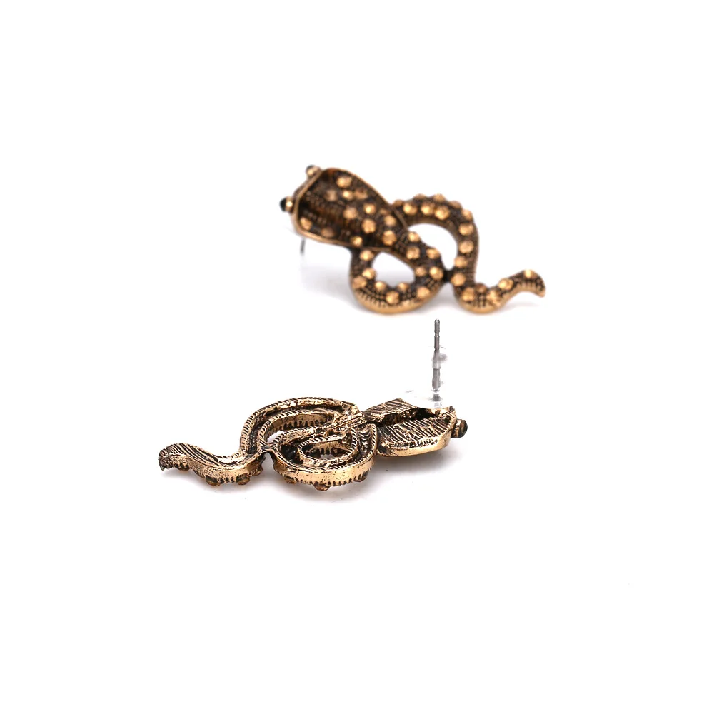 Exaggerated cobra earrings retro animal snake stud earrings personalized trendy human ear jewelry female source