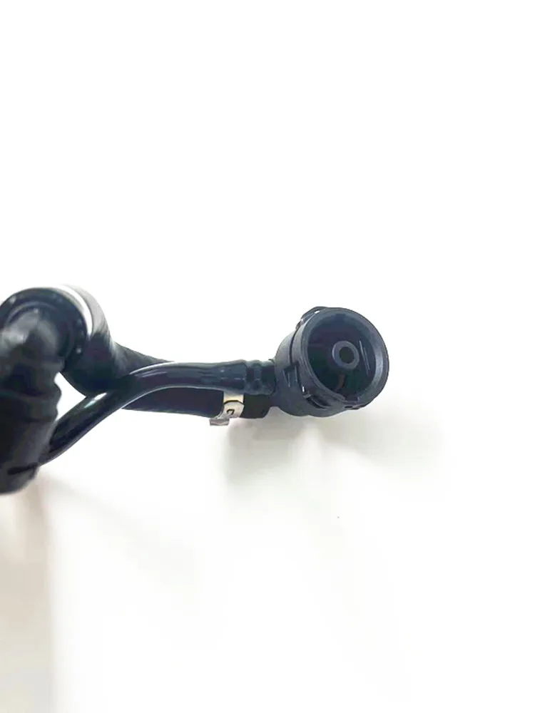 OEM; A2055015301สำหรับท่อถังไอเสียของท่อระบายอากาศของเมอร์เซเดสเบนซ์ W205 C200 W213 E200/300 W253 GLC250/300