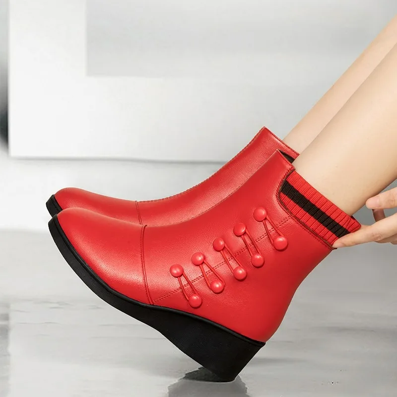 

Женские ботинки со средним каблуком, Зимние полуботинки с коротким плюшевым ворсом, новинка 2024, дизайнерские брендовые массивные Ботинки Челси, женские туфли-лодочки