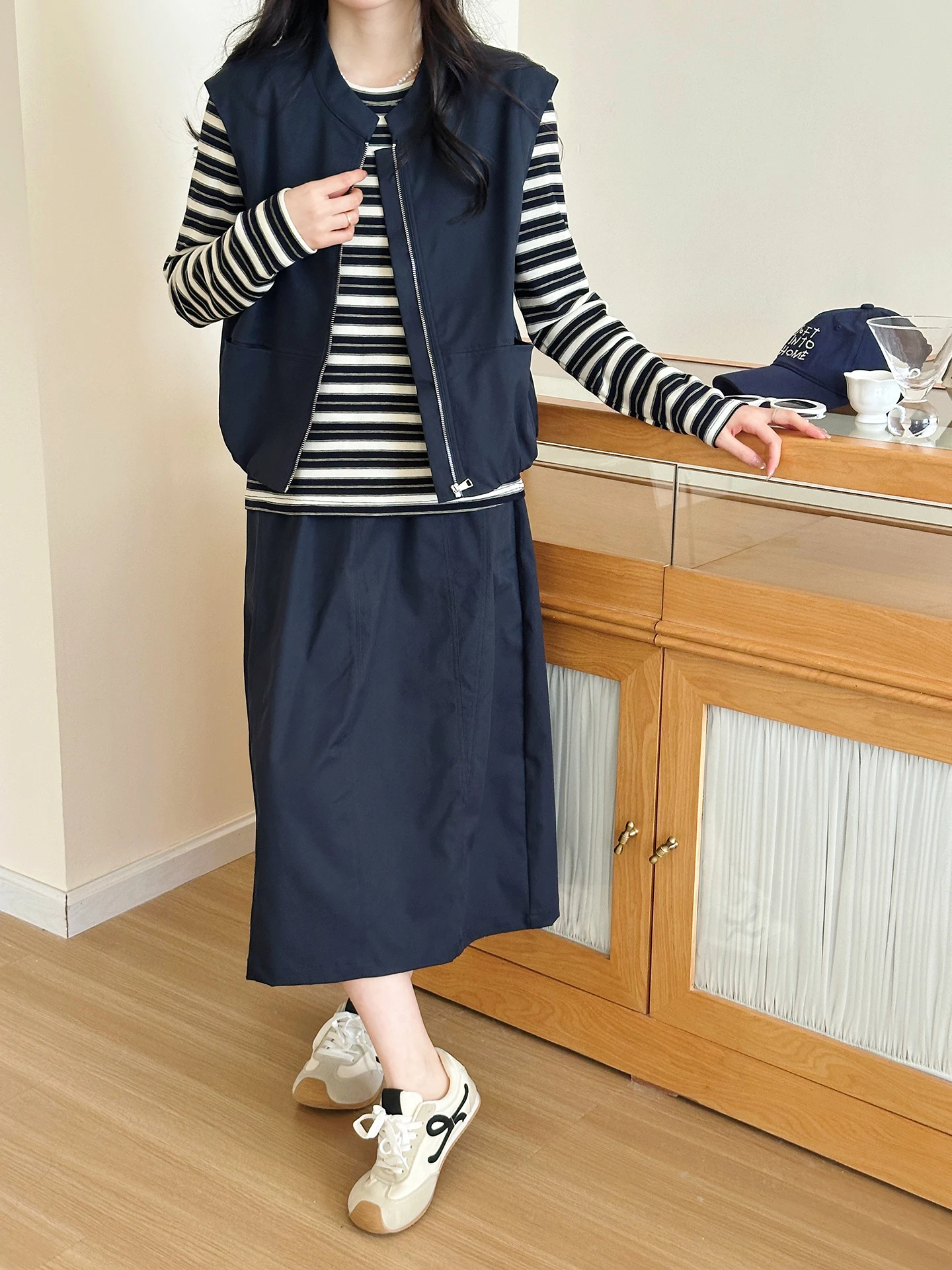 

Spring Collection Sugar Anne Navy Stripe Long Sve T-irt Vest Skirt Set Women's Anti-Aging Slimming Tower Ensemble