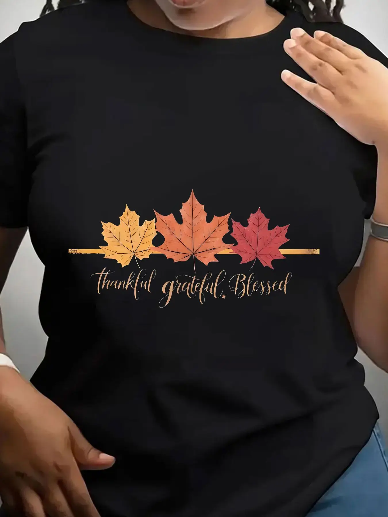 Women's Trendy Crew Neck T-Shirt Three Autumn Leaves Thankful Grateful Blessed Suitable for Casual Sportswear