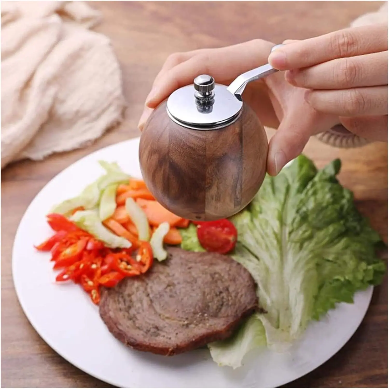 

Hand crank grinder, wooden black peppercorn crushing tool, adjustable thickness, pre-grinding peppercorn seasoning bottle