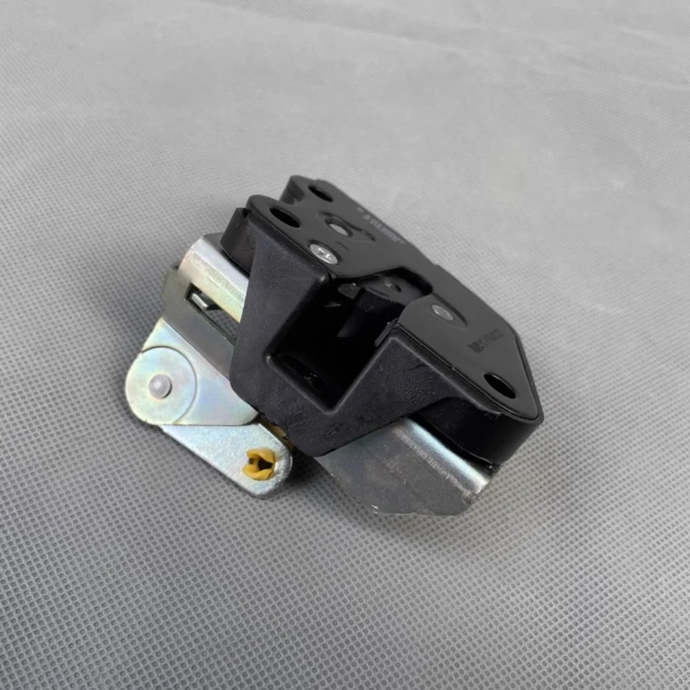 1PC 8330151 Side Sliding Door Lock Block Locking Device for Wuling Rong Guang S/V/6407/6450/Wuling Marathon Minivan V 14-18