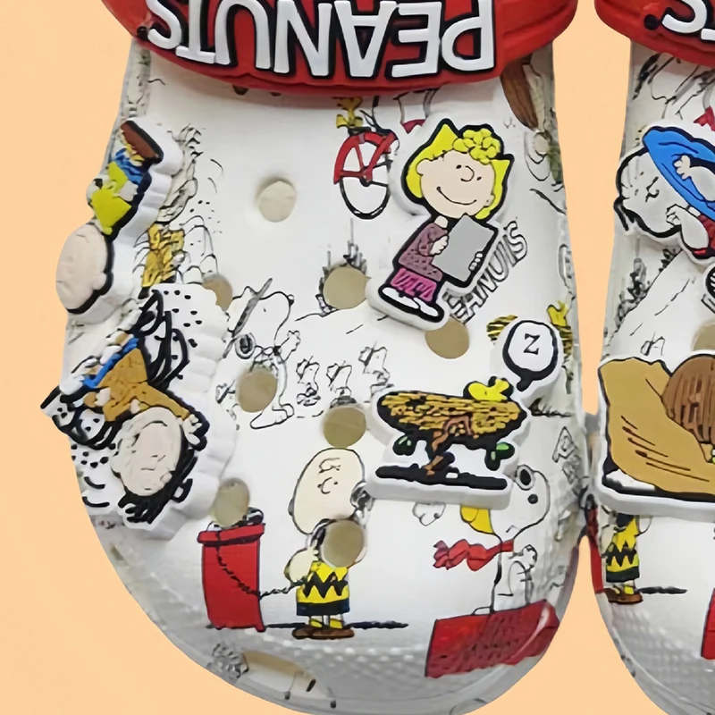 Fashion Peanuts Snoopy Clogs Cartoon All-Over Print Slip-On Shoes with Decorative Charms Breathable Eva Sandals for Fans Anime