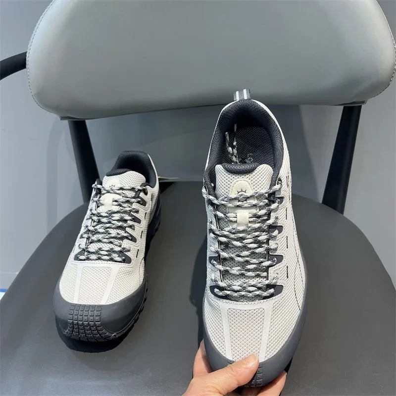 

Four-season Universal Footwear, Breathable Upper for All-weather Errands, Short Outings and Diverse Daily Leisure Occasions