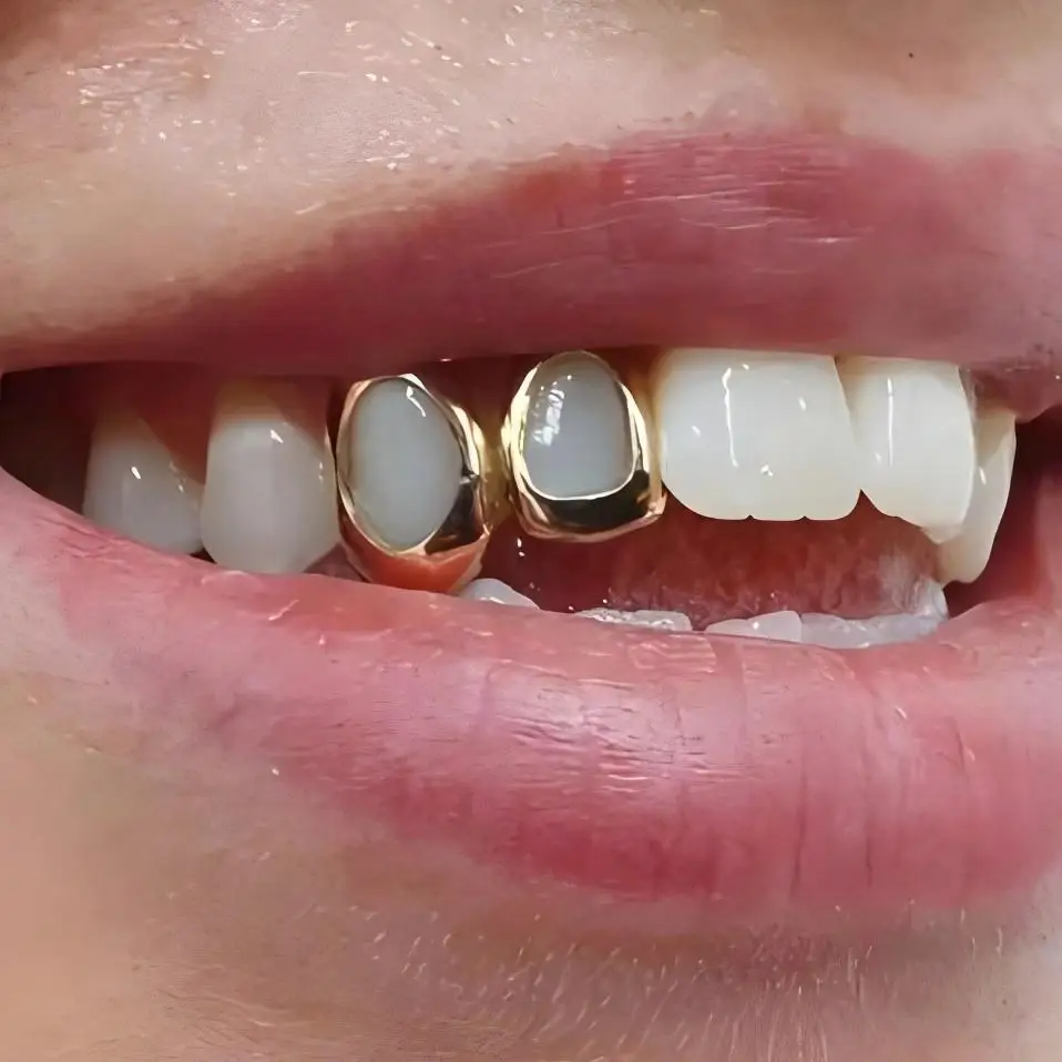 

All Hollow Unique Style Bling Iced Out Teeth Grillz Hip Hop Top & Bottom Grills Dental Mouth Punk Teeth Caps Cosplay Party TG136