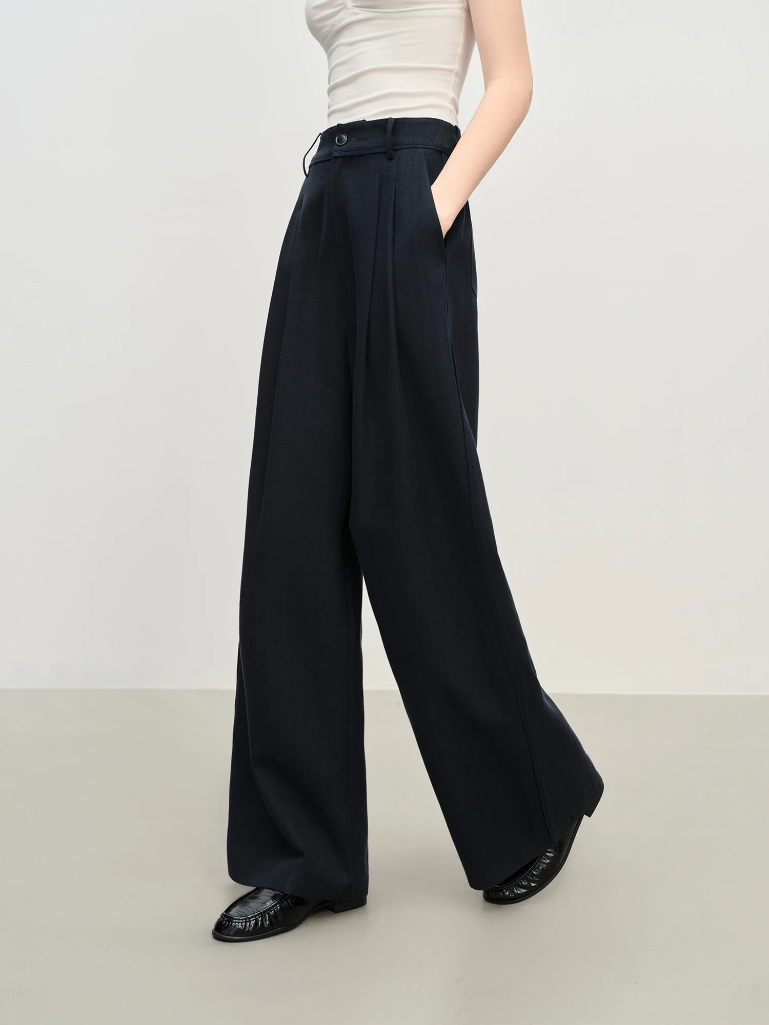 FSLE ريترو ستايل فضفاض مطوي ثنى السراويل المستقيمة للنساء 2025 الخريف جديد وصول واسعة الساق سراويل تقليدية 25FS13305 #4