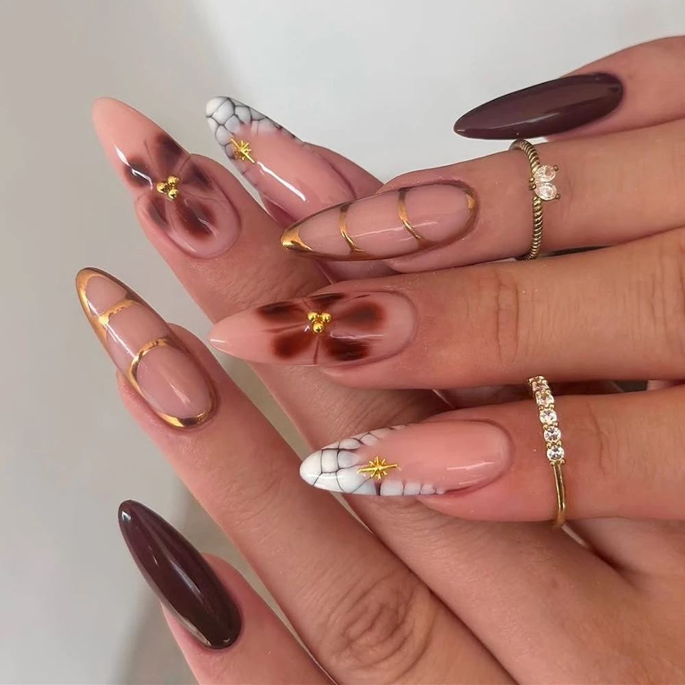 

Fashion Snake Pattern Gold French Nail Art Halo Dyeing Flowers Almond False Nails Detachable Finished Fake Nails Press on Nails