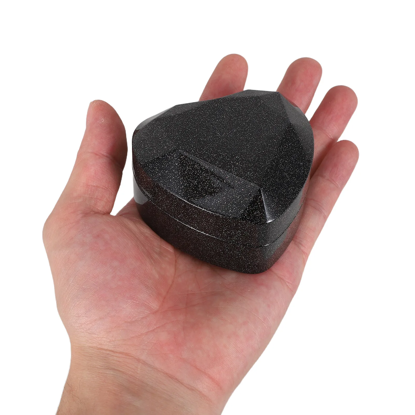 

Светодиодная шкатулка для кольца в форме сердца: романтический дизайн с гранями, освещающий кольцо в темноте. Идеально для предложения руки и сердца, подарка на свадьбу.